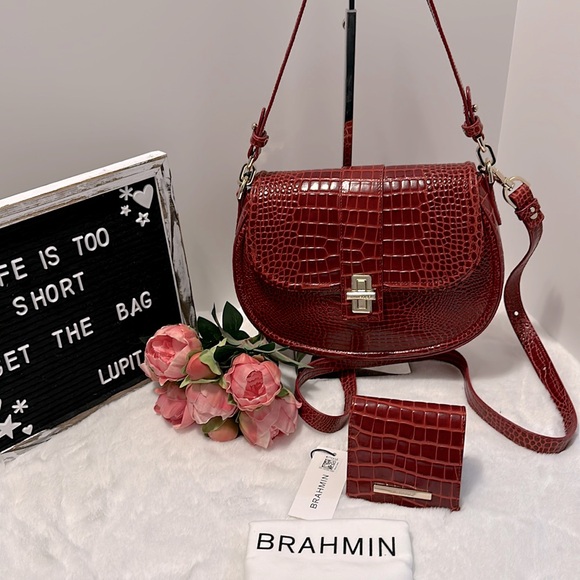 Brahmin Cynthia and Jane wallet in Red Glissandro - Picture 3 of 14
